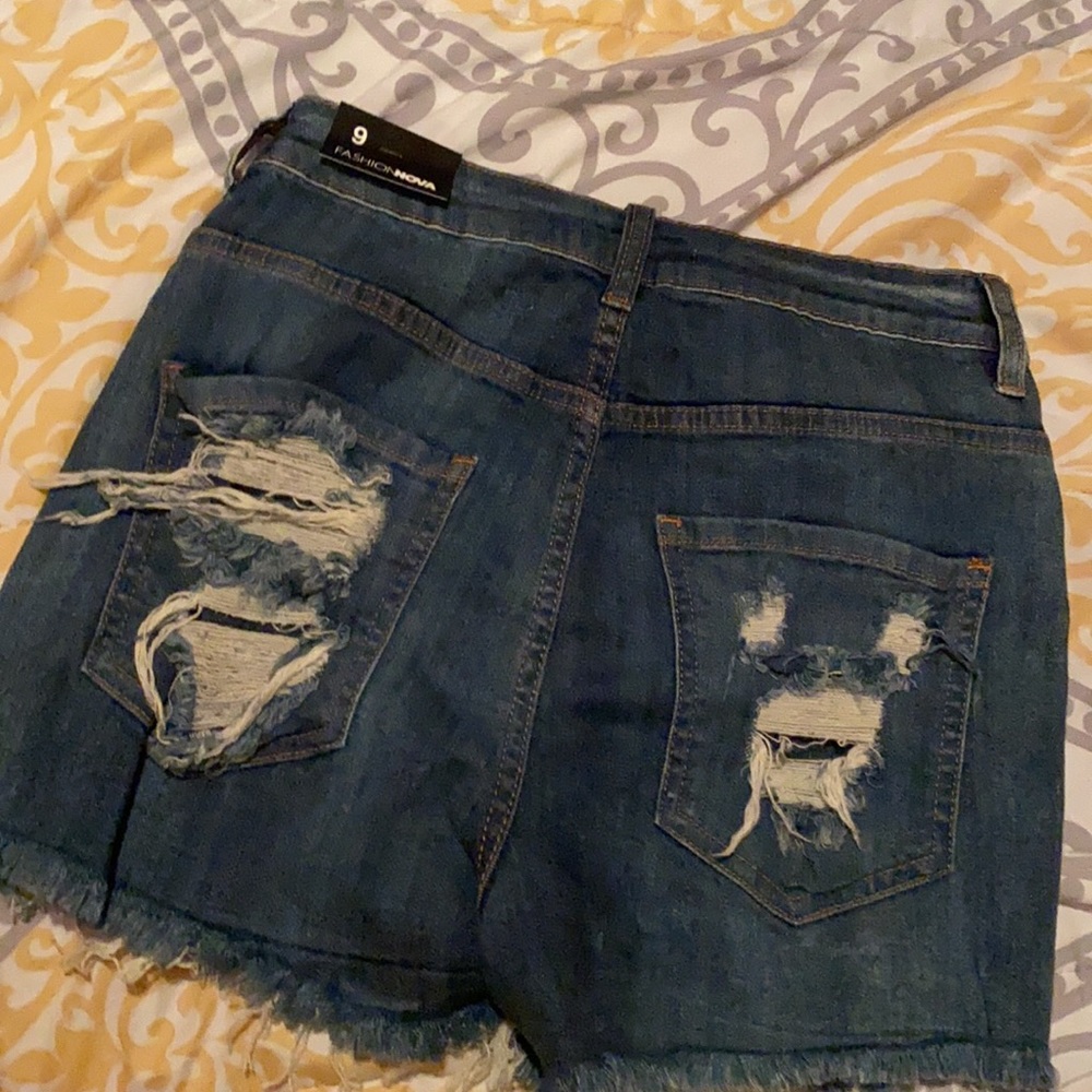 Darkwash denim short for sale , haven’t been used brand new, Size 9 - Picture 3 of 3